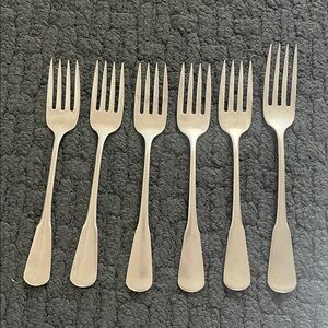 Minute Man-Colonial Boston-Satin (Stainless) by ONEIDA SILVER FORKS (6)